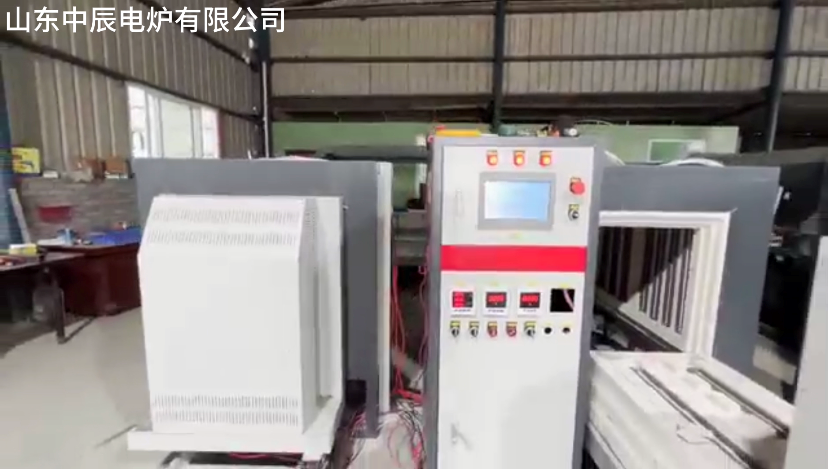 觸摸屏全自動(dòng)臺車爐